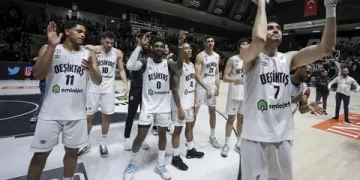 Beşiktaş Emlakjet, 4 oyuncuyla yollarını ayırdı!