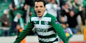 Bursaspor’un yeni teknik direktörü belli oldu!