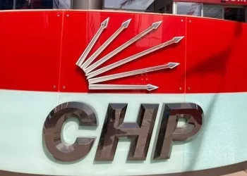 CHP’de 8 üye toplu halde istifa etti