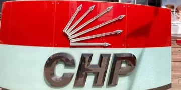 CHP’de 8 üye toplu halde istifa etti