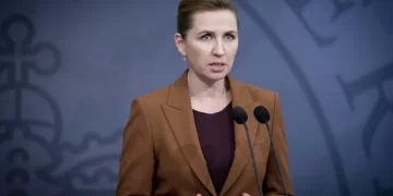 Danimarka Başbakanı Mette Frederiksen sokakta saldırıya uğradı