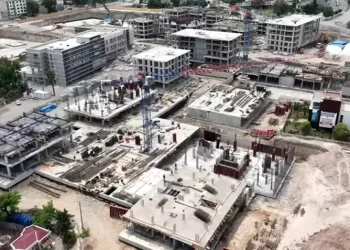 Bakan Özhaseki duyurdu: Deprem bölgesindeki şehir meydanları yeniden yapılıyor