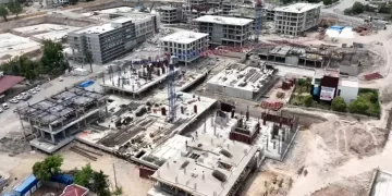 Bakan Özhaseki duyurdu: Deprem bölgesindeki şehir meydanları yeniden yapılıyor