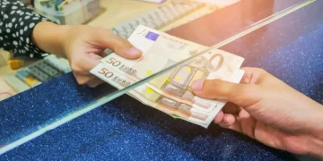 Avrupa Parlamentosu seçimlerinin ardından Euro değer kaybetti