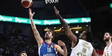 Fenerbahçe Beko, Anadolu Efes’i farklı geçti!