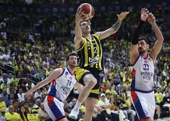 Fenerbahçe Beko, Anadolu Efes’i uzatmada devirip şampiyon oldu!