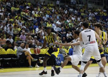 Fenerbahçe Beko, Beşiktaş Emlakjet’i farklı yendi!