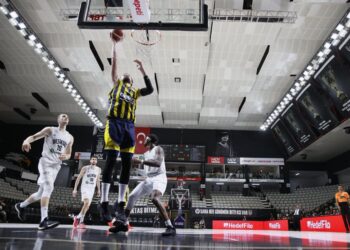 Fenerbahçe Beko, Beşiktaş Emlakjet’i yenip finale yükseldi!