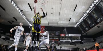 Fenerbahçe Beko, Beşiktaş Emlakjet’i yenip finale yükseldi!