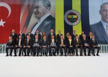 Fenerbahçe’de, Ali Koç ve yönetimi ibra edildi!