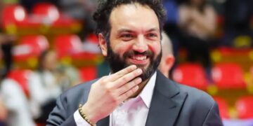 Fenerbahçe Opet, başantrenör Stefano Lavarini ile yollarını ayırdı!