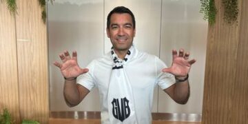 Giovanni van Bronckhorst, Beşiktaş için istanbul’da!