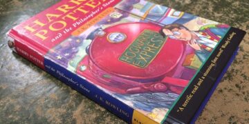 Harry Potter’ın ilk baskısına 1,9 milyon dolarlık rekor fiyat