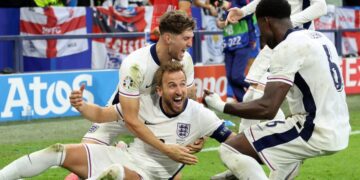 İngiltere, Slovakya’yı uzatmada devirip çeyrek finale yükseldi!