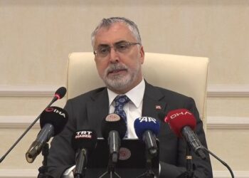 Bakan Işıkhan, emeklilik ve asgari ücret konusunda açıklama yaptı