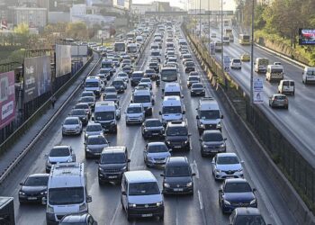 İstanbul’da bayram tatilinin ardından trafik yoğunluğu