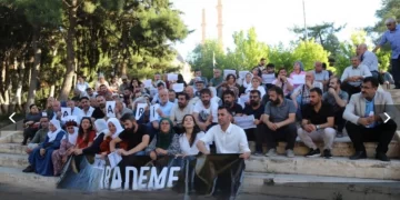 Yazar ve sanatçılardan kayyuma tepki geldi