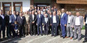 Muş Malazgirt’te bayramlaşma töreni düzenlendi!