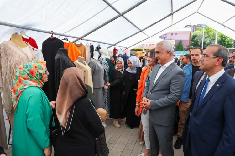 mus ta 23 bin 287 kursiyer el emegi urunlerini sergiledi habermeydan 1