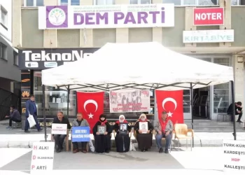 Muş’ta ailelerin evlat nöbeti Kurban Bayramı öncesinde de devam etti!