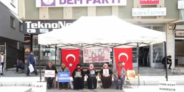 Muş’ta ailelerin evlat nöbeti Kurban Bayramı öncesinde de devam etti!