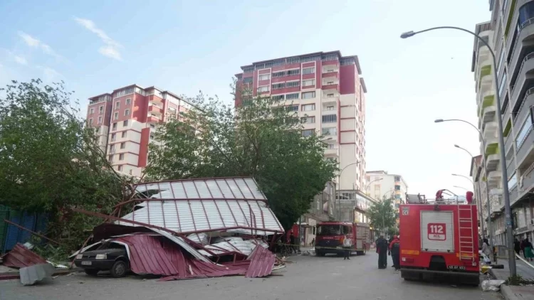 mus ta catilari ucuran firtinada 3 arac hasar gordu habermeydan