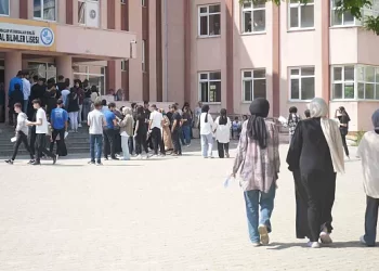 Muş’ta, YKS’nin ilk oturumu TYT başladı!