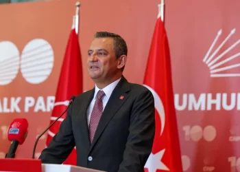 Özgür Özel açıkladı: CHP grubu Hayvan Hakları Yasası'na karşı kırmızı alarmdadır Özgür Özel’den erken seçim için tarih açıklaması