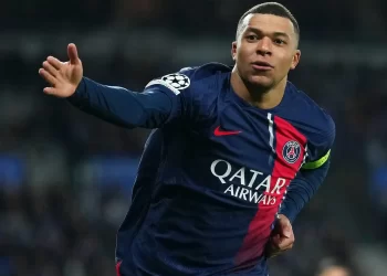 Real Madrid, Kylian Mbappe’yi kadrosuna kattı!