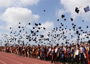 Sinop Ayancık MYO’da mezuniyet töreni coşkusu!