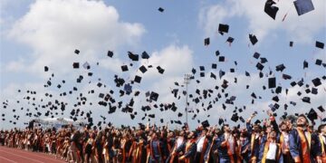 Sinop Ayancık MYO’da mezuniyet töreni coşkusu!