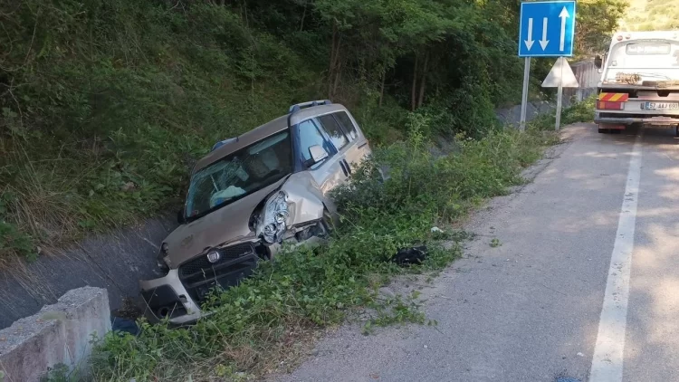 sinop boyabat yolunda hafif ticari arac devrildi 4 yarali habermeydan