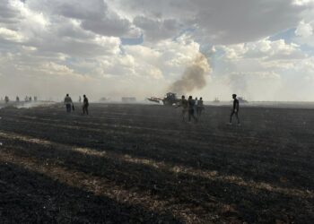 Şırnak’ta, yıldırımlar 360 dönüm buğday tarlasını küle çevirdi!