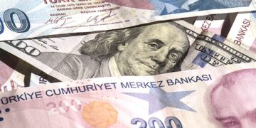 Ünlü İngiliz bankasından TL için korkutan tahmin