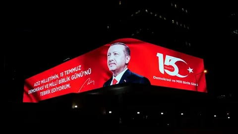 Cumhurbaşkanı Erdoğan’ın 15 Temmuz mesajı dijital gösterim ekranında yayınlandı 15 Temmuz habermeydan