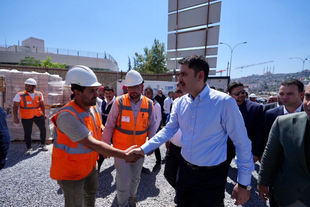 Bakan Kurumun deprem bolgesine yonelik yogun mesaisi suruyor habermeydan