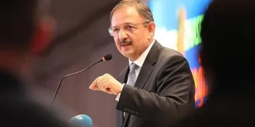 Bakan Mehmet Özhaseki görevi bıraktı: Yerine Murat kurum atandı