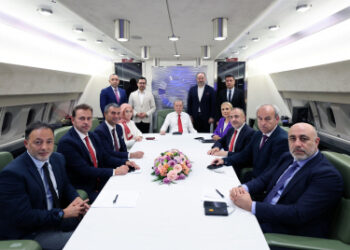 Cumhurbaşkanı Erdoğan Almanya dönüşü uçakta gazetecilere açıklamalarda bulundu