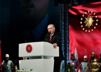 Cumhurbaşkanı Erdoğan: FETÖ’cü hainlere destek verenleri utançla hatırlıyoruz