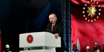 Cumhurbaşkanı Erdoğan: FETÖ’cü hainlere destek verenleri utançla hatırlıyoruz