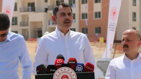 Bakan Kurum: İşler bitene kadar asla deprem bölgesinden ayrılmayacağız Isler bitene kadar asla deprem bolgesinden ayrilmayacagiz habermeydan