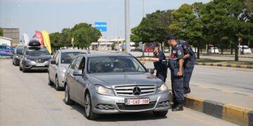 Jandarma ekiplerinden Kapıkule’de gurbetçilere yol güvenliği bilgilendirmesi