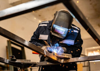 Sanayi üretimi Mayıs’ta aylık bazda yükseldi