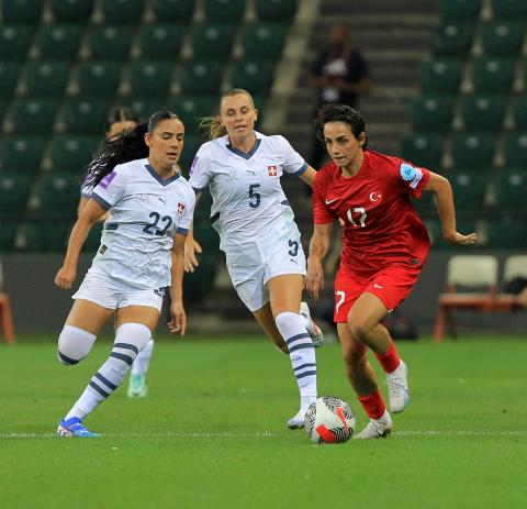 A Milli Kadın Futbol Takımı, İsviçre'ye 2 golle kaybetti! a milli kadin futbol takimi isvicre ye 2 golle kaybetti habermeydan