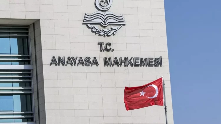 Anayasa Mahkemesi (AYM), Cumhuriyet Halk Partisi’nin (CHP) Hâkimler ve Savcılar Kurulu (HSK) üyelik seçimlerine ilişkin iptal talebini oy çokluğuyla reddetti.