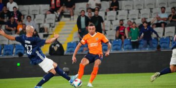 Başakşehir, La Fiorita’ya gol yağdırdı!