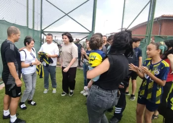 Burdur’lu futbolseverlerin Alex de Souza’ya yoğun ilgisi tepki çekti!