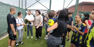 Burdur’lu futbolseverlerin Alex de Souza’ya yoğun ilgisi tepki çekti!