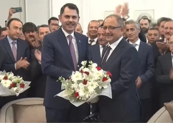 Çevre Bakanlığı’nda devir teslim töreni gerçekleştirildi: Murat Kurum görevi devraldı