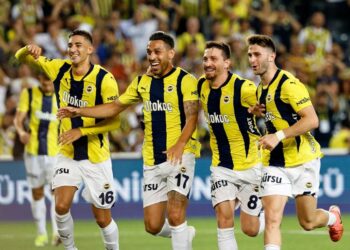 Fenerbahçe, Lugano'yu 2 golle geçip bir üst tura yükseldi! Fenerbahçe, Lugano’yu 2 golle geçip bir üst tura yükseldi!